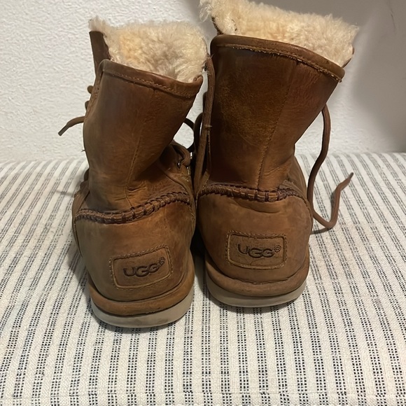 Ugg boots. - Picture 4 of 10